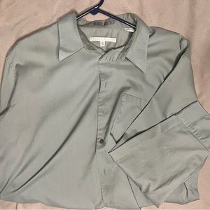 Perry Ellis Men’s Long Sleeve Dress Shirt